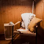 Mandulas A Kishaz Dezsaval Es Kilatassal A Balatonra Apartment Balatongyorok