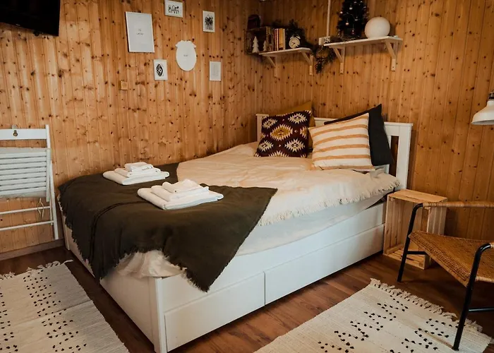 Mandulás A Kisház Dézsával és Kilátással A Balatonra Apartamento *